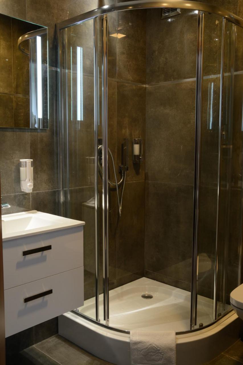 Villa Vip Pokoje Apartament Гнезно Екстер'єр фото